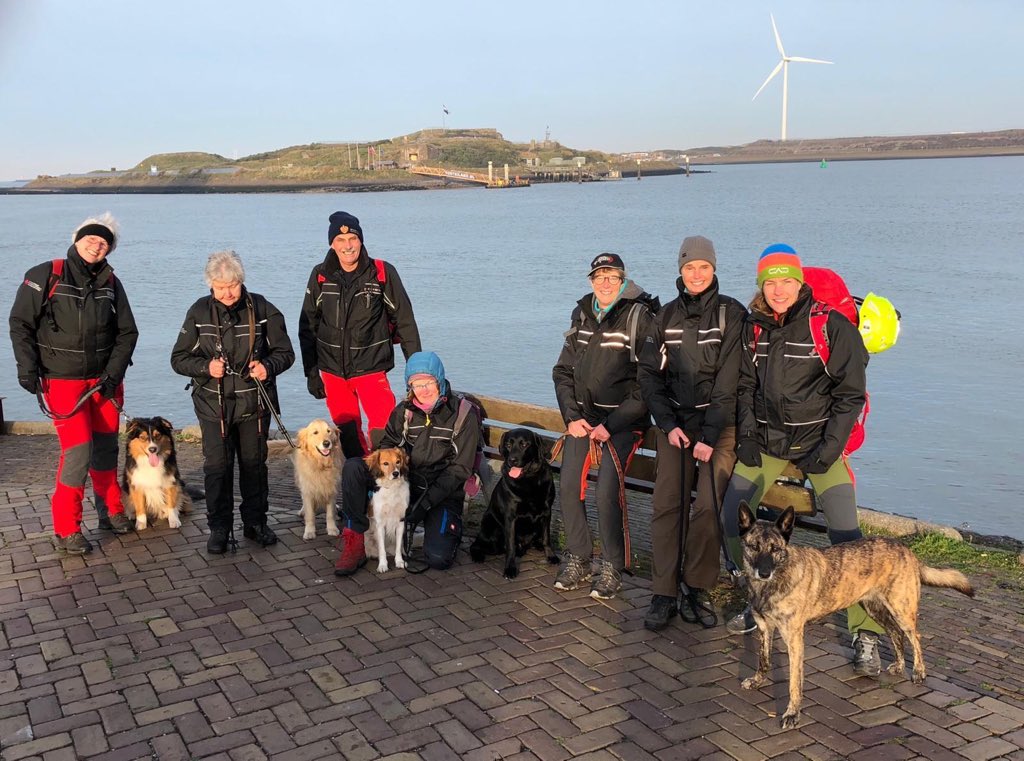 EstherrvdLinden's tweet photo. Gisteren supertoffe dag op #fort IJmuiden met een paar collega's van onze #reddingshondengroep #INSED. Mooie locatie (om te trainen en ons verhaal te vertellen!) vrijwilligers fort #IJmuiden dank voor de samenwerking! https://t.co/7pRDsaE6hY