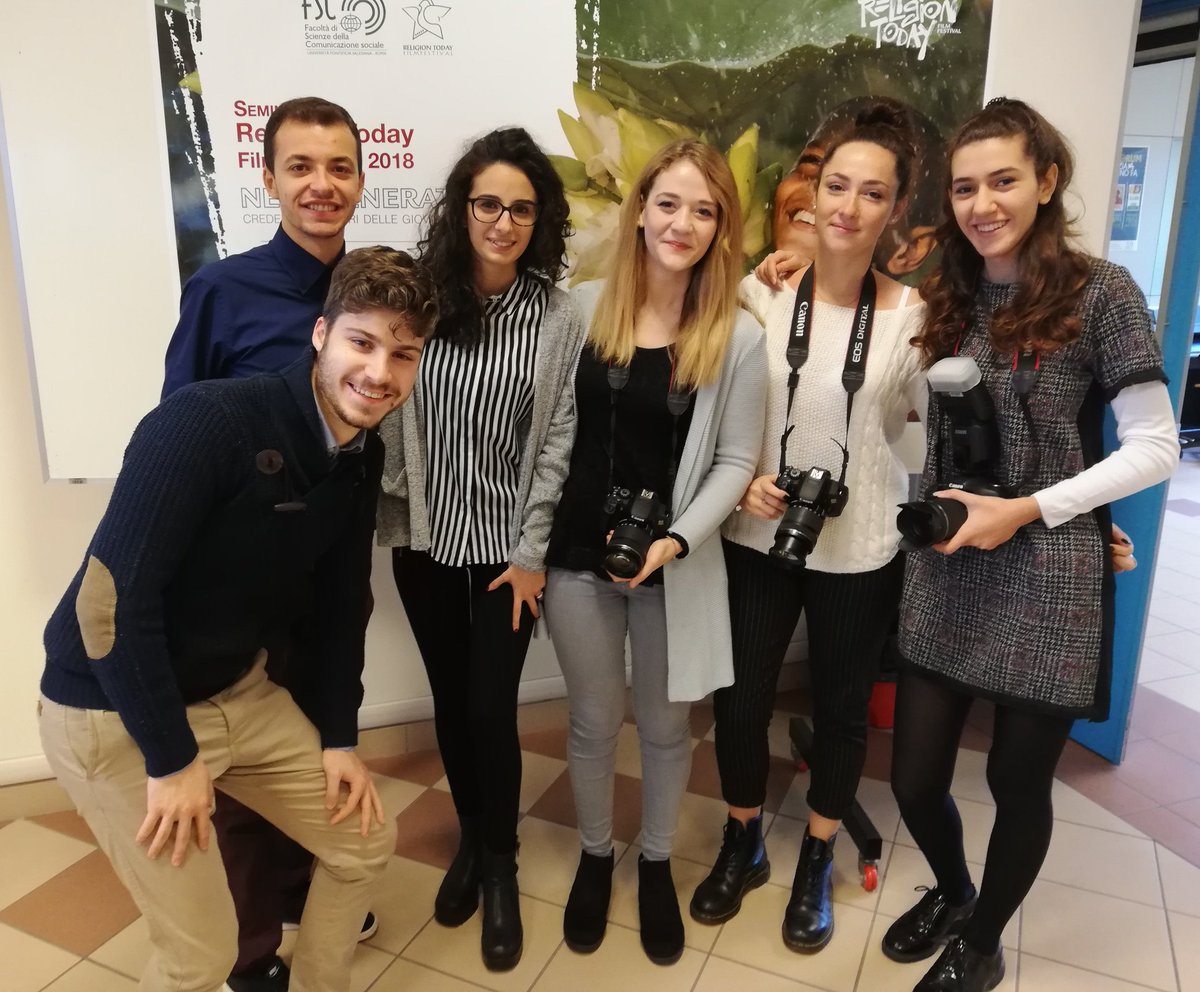 FSC_unisal's tweet photo. Religion Today Film Festival #RTFF2018. Pronti per iniziare. @AndreaMorghen
@JacopoBa
@tomsardelli
@MariaelenaIaco2 https://t.co/w5sEmPLWFa