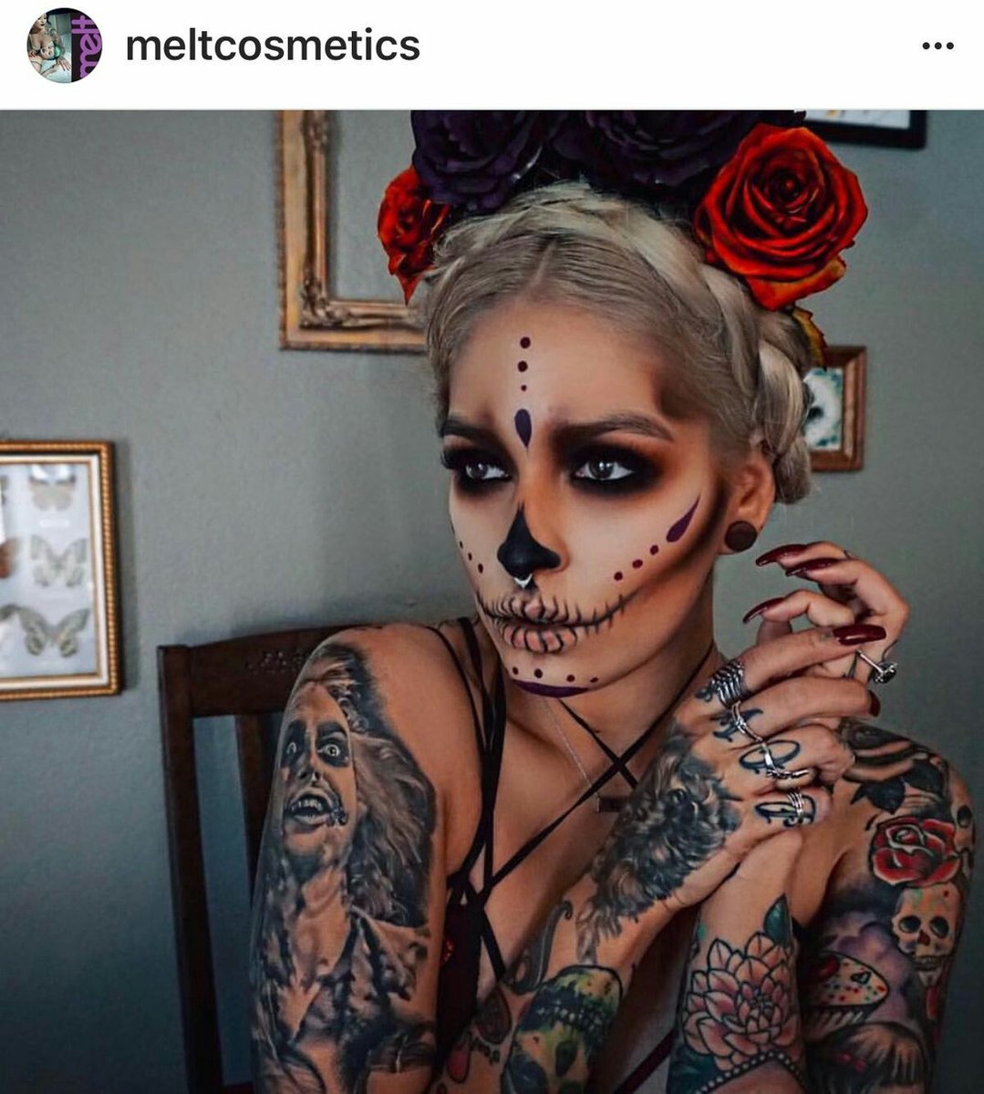....a little late... but oh my goodness 😮 How AMAZING is this Halloween make up!!

#whatcouldiweartoday #Halloween #styleinspiration #foroccasions #styleblogger #fashionblogger #fun #artistic #scary #faceart #art #facepaint