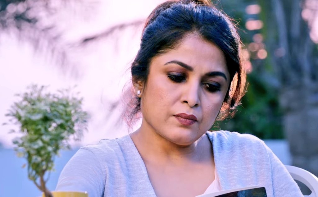 arpittripathi's tweet photo. Gorgeous Lady ❤️👇
#ramyakrishnan #Tamilmovie #tamilnadu #Dev #DevTeaser #DevTamil 
@DevTheMovie https://t.co/2pyKYS2mUe