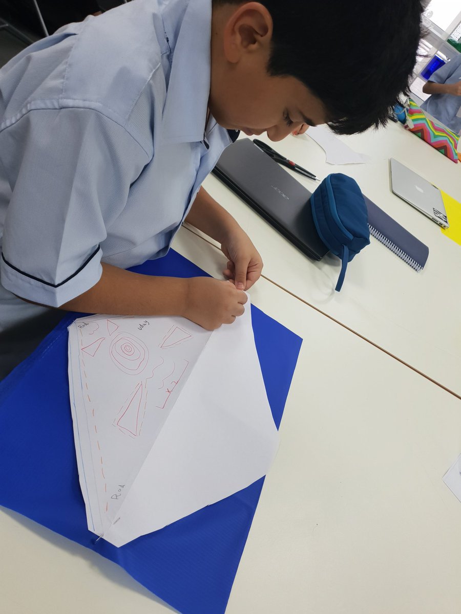angebdes's tweet photo. Developing accurate planning drawings and diagrams in Grade 7 making sewing patterns #kites  #MYPDesign #textilestechnology #seamallowance #symbols #communication #ripstop https://t.co/J9vxRiUIKE