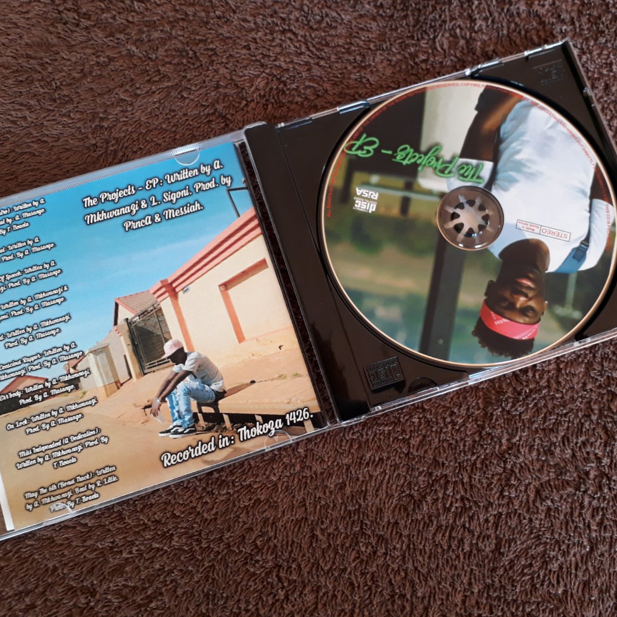 Casso_Bae1426's tweet photo. Attentionβββ #TheProjectsEP.π‘π is also available on Physical Copiesπ½. Grab yours for only R60π΅. We know you guys already have the Digital versionπ² but that doesn't mean you can't show love and get your hands on the hard copies too, right? Right.βΊ DM for more info. https://t.co/MqymbCmf6A
