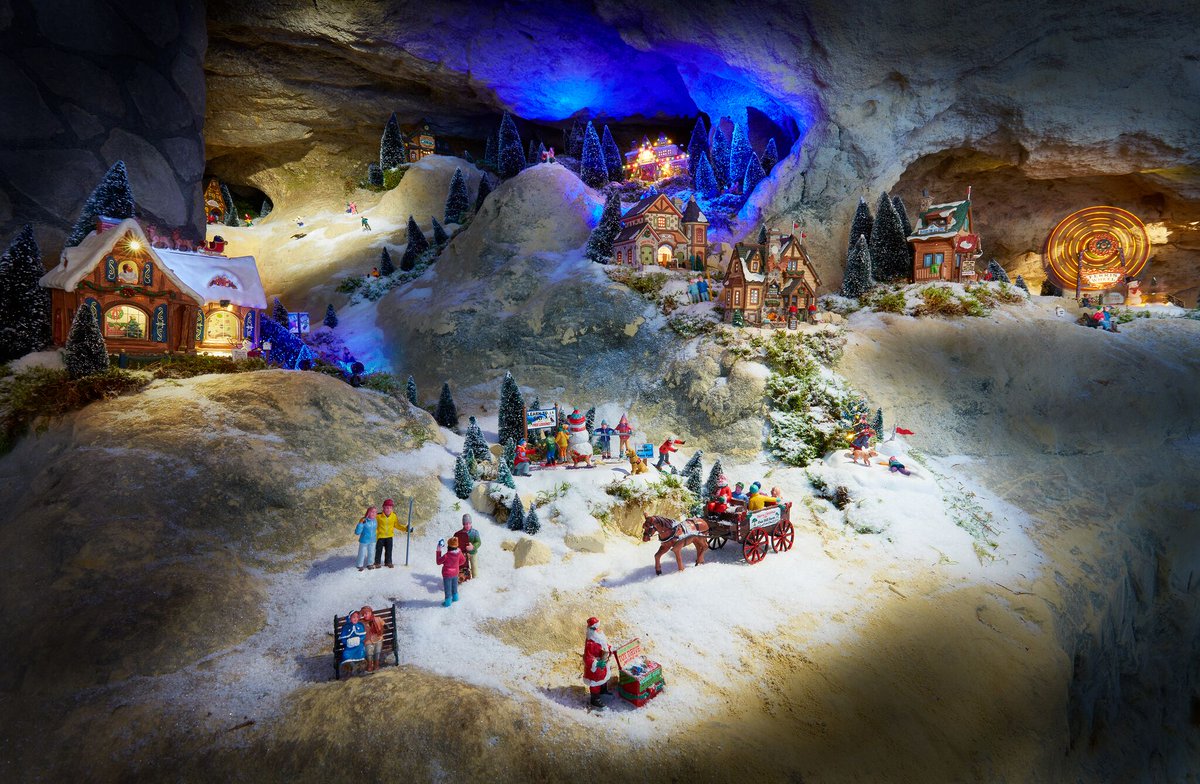 Nog 50 dagen tot Kerstmis! De voorbereidingen voor <a href="/KerstValkenburg/">Kerststad Valkenburg</a> 2018 zijn nog in volle gang! Kijk voor meer informatie op de website: kerststadvalkenburg.nl Kunt u ook niet wachten? #Kerststad #Valkenburg #Kerstmis #Kerstmarkt #Voorbereidingen