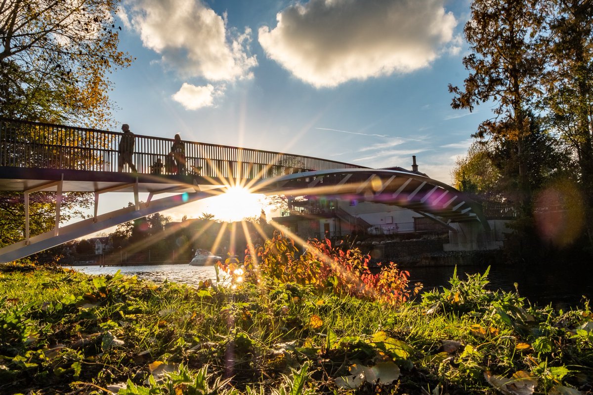I took a walk by the new footbridge at Boulters Lock at the weekend. Great new paths to explore 😍🍂📷 
If you’re not sure where it is, I shared a video on my Facebook page! #maidenhead