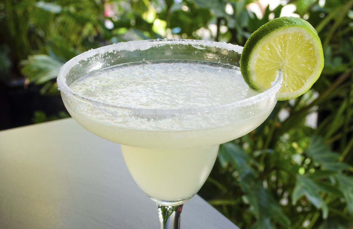 HolidayInnPerth's tweet photo. Whether you're on business or holiday, a $10 Margarita will go down well. #margaritamondays #ivyandjack #perthdrinks https://t.co/wtlzGmXZ89