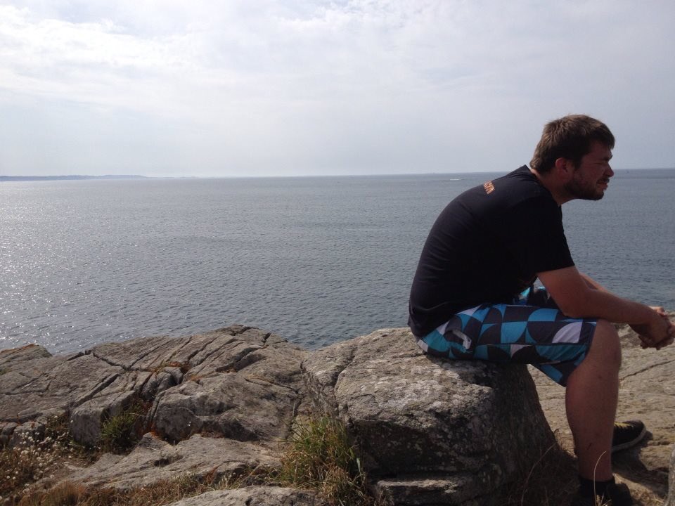DelhorbeKevin's tweet photo. @GuiGui_YoYO  le penseur de 2013 en Bretagne 😁👍 https://t.co/GVeF30zlpd