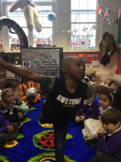 HPA_Philip_Lane's tweet image. Reception had an amazing WOW day last week celebrating our new topic &apos;Dark Skies Bright Lights&apos;! In Castille class we did a catwalk of our costumes, showed the class our home learning projects, did some space dancing and made some alien headbands! #HPAPLReception #WOWday