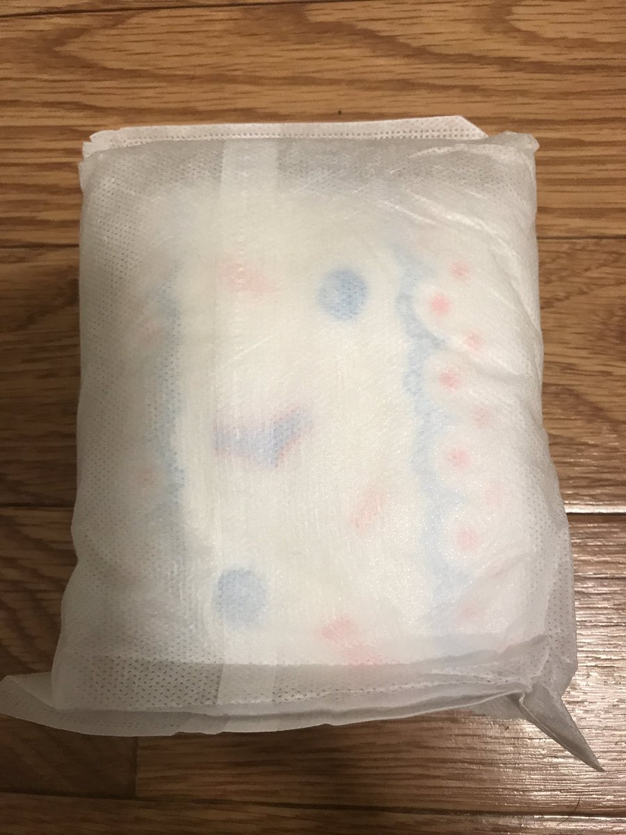 ダイ ソフィのショーツタイプナプキンです 調べたら中国 台湾 韓国でしか売られてないみたいです ロリエと違って柄入りだったりとこれはこれで子供用オムツっぽい気が