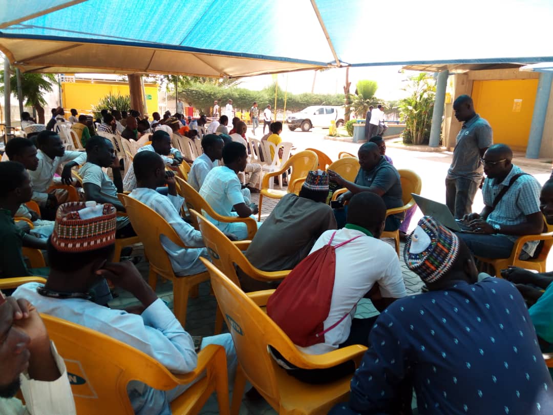 MACTAY Consulting conducting a performance training for a Telecoms Company's Activation staff in Kano state.

#ImprovingPerformance #MactayConsulting #Training #Sales #ProductActivation