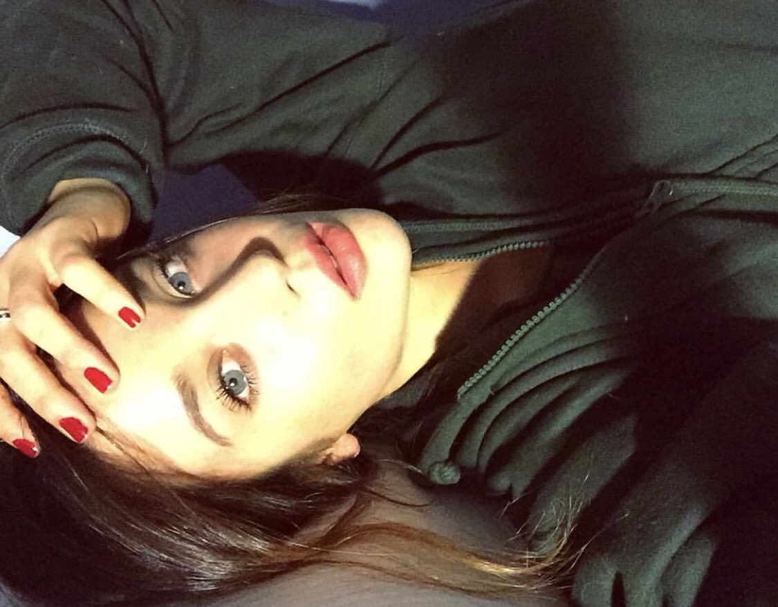 shayierra's tweet photo. É normal acordar cansada na segunda? 😴 https://t.co/gbuecUiOGl