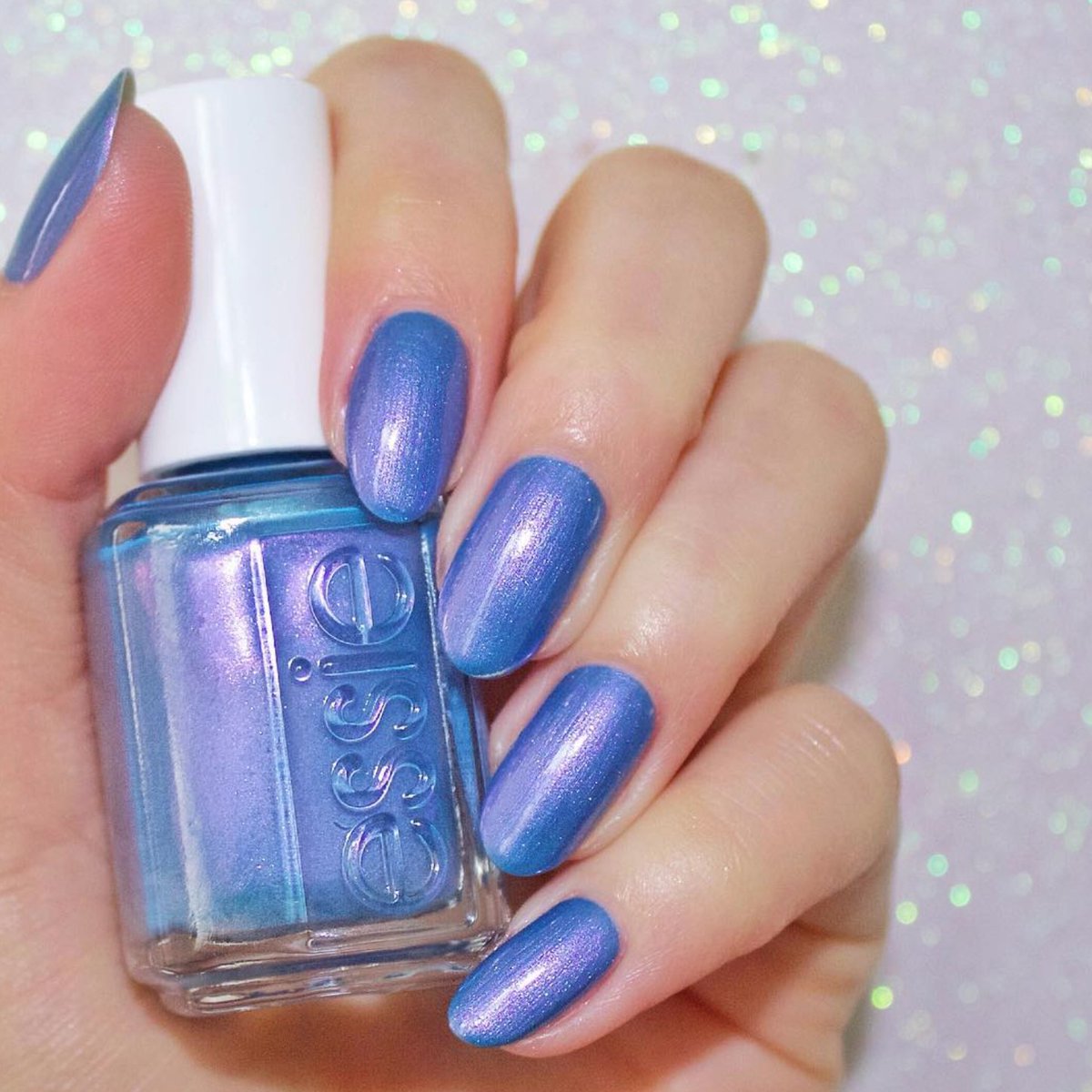 essie's tweet image. monday advice: just #glowwiththeflow ✨ loving this new #essiewinter2018 shade on @laurenslist