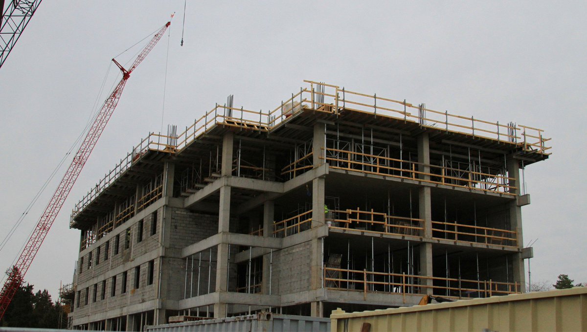 UWWHousing's tweet photo. Construction continues, and the new residence hall is starting to come together! Happy Hall Monday, Warhawks! πΈ: Amanda Martin #uww #uwwhitewater #uwwhousing #uwwuh #hallmonday #newresidencehall https://t.co/FRtqeae83l