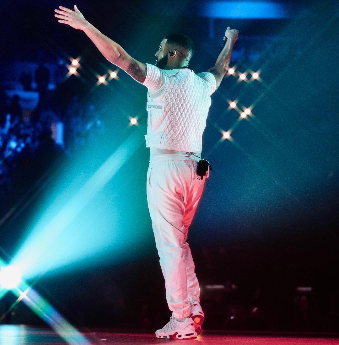 drake nike air max plus