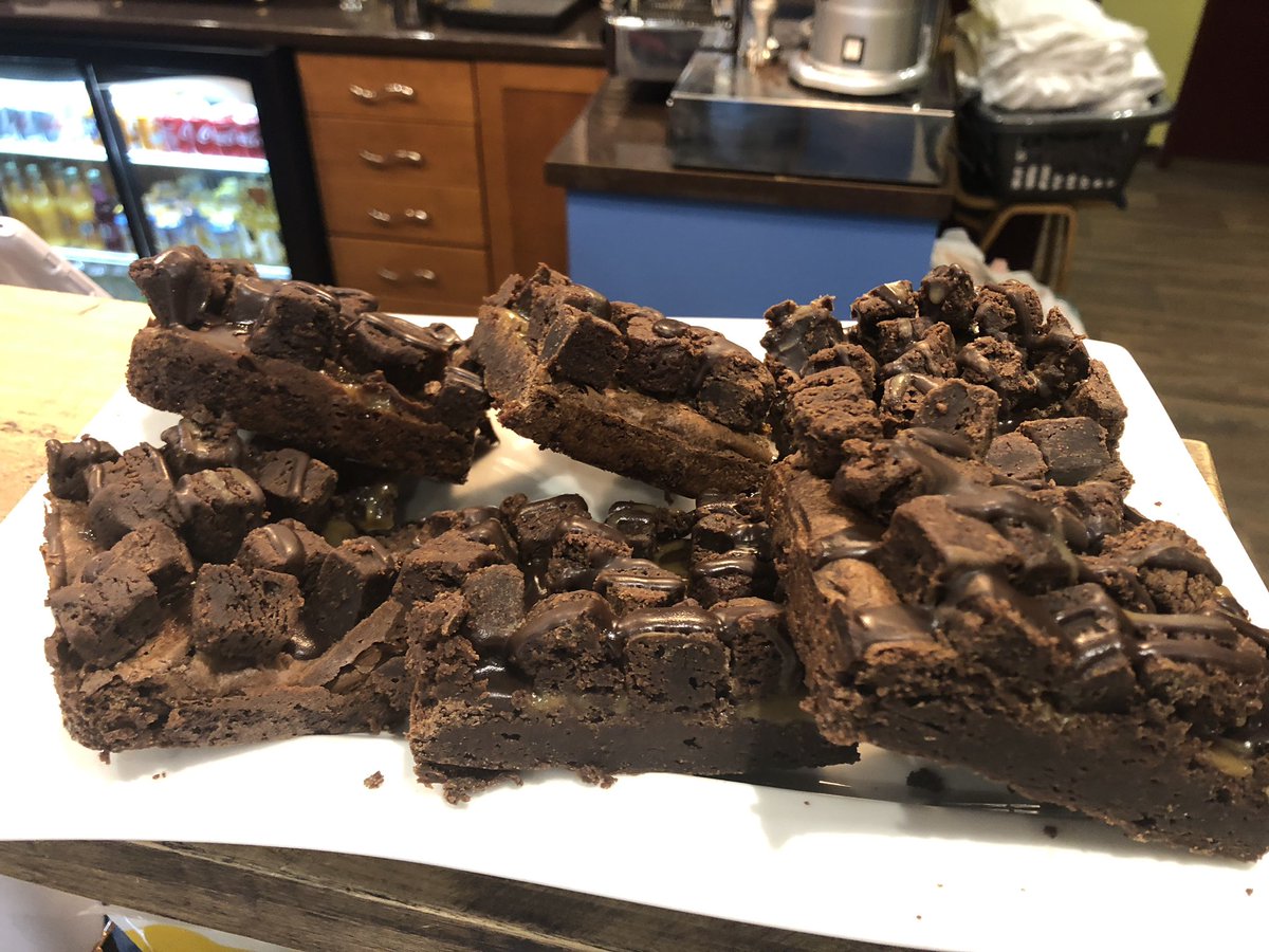 OddSocksGbro's tweet photo. On offer today .....

Sophellies cheesecakes - Cinder toffee 😍 and Artisan Bakes GF ultimate salted caramel brownie 🤩 

Treat time at the Launderette 😉

#laundrydays 
#launderette #guisborough #sophelliescheesecake #cake #traybakes #treatime #freshoutofgbro https://t.co/3rBXmyaHJJ