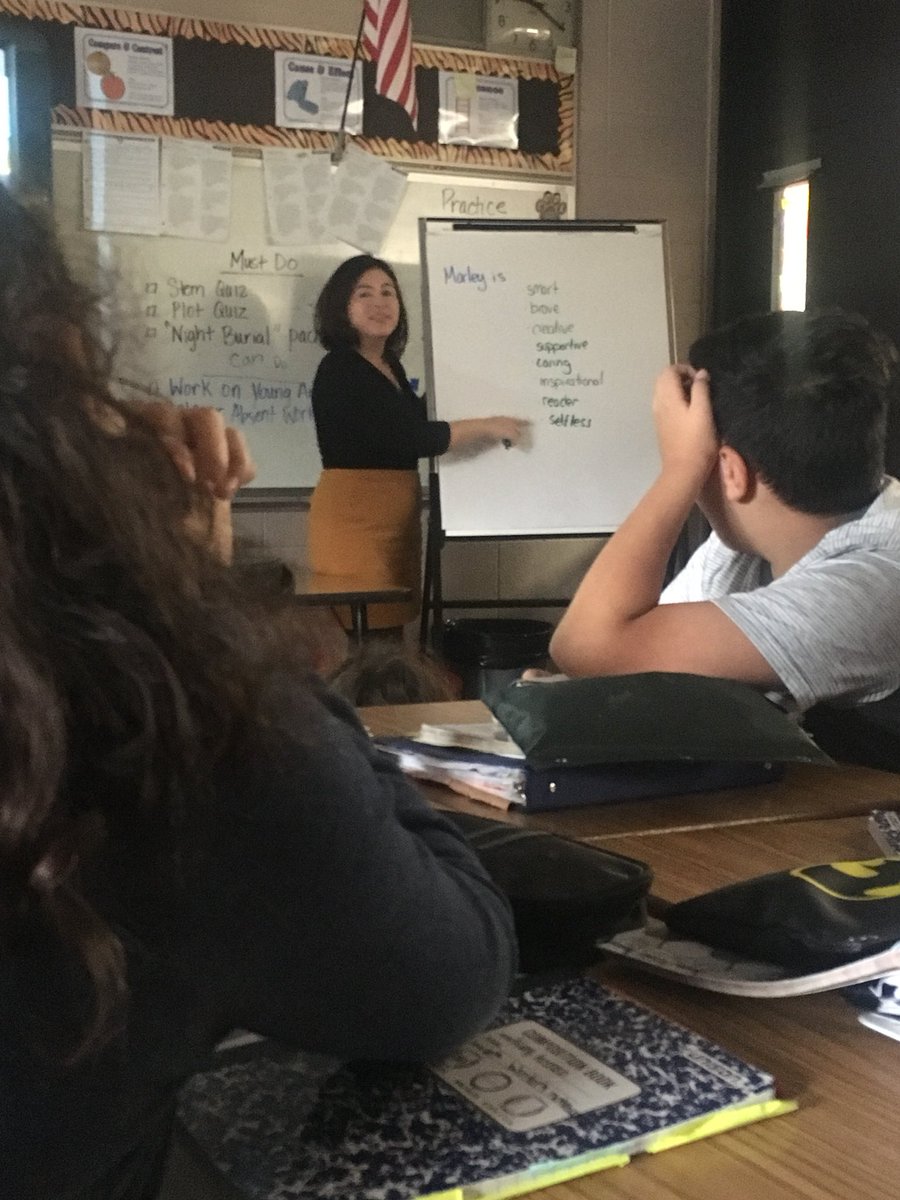 JenVincentTech's tweet image. Learning with @ProfesoraEspana today and our #csmstigers 6th graders. Talking about character as we launch our information unit.