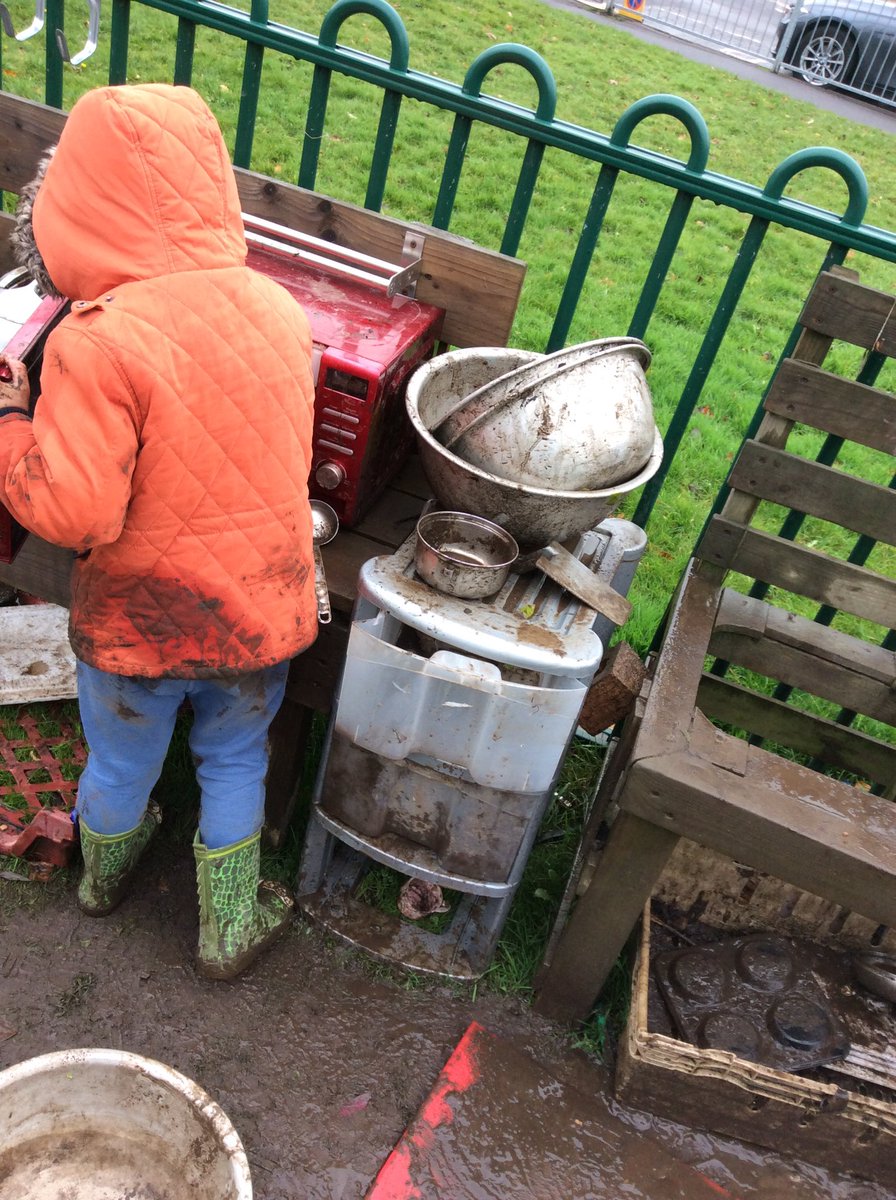 NurseryStAndrew's tweet photo. It was cold outdoors this morning A - “we’re making strawberry soup 🍓🍵for all the children” #howtokeepwarm #thinkingofothers #youngchefs https://t.co/LktbWIY8uR