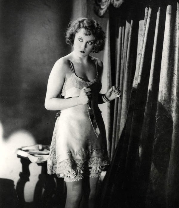 RenoirVulture's tweet photo. Blackmail (1929) Another Hitchcock masterpiece but the silent version with live music was an incredible experience. Thank you @leedsfilmfest #liff18 #hitchcock https://t.co/SYwCoLo9XE