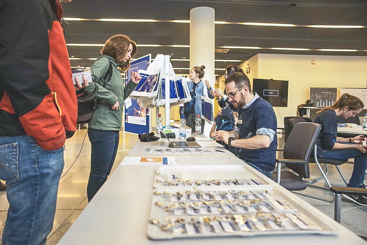 EnBW's tweet photo. Jetzt geht´s los💻🎉! Unser 1. #EnBW-#Hackathon startet. Wir heißen alle Teilnehmer herzlich willkommen und wünschen viel Spaß & Erfolg in den nächsten 24 Stunden! #EnBW24Hack https://t.co/vFJ7NexYgr