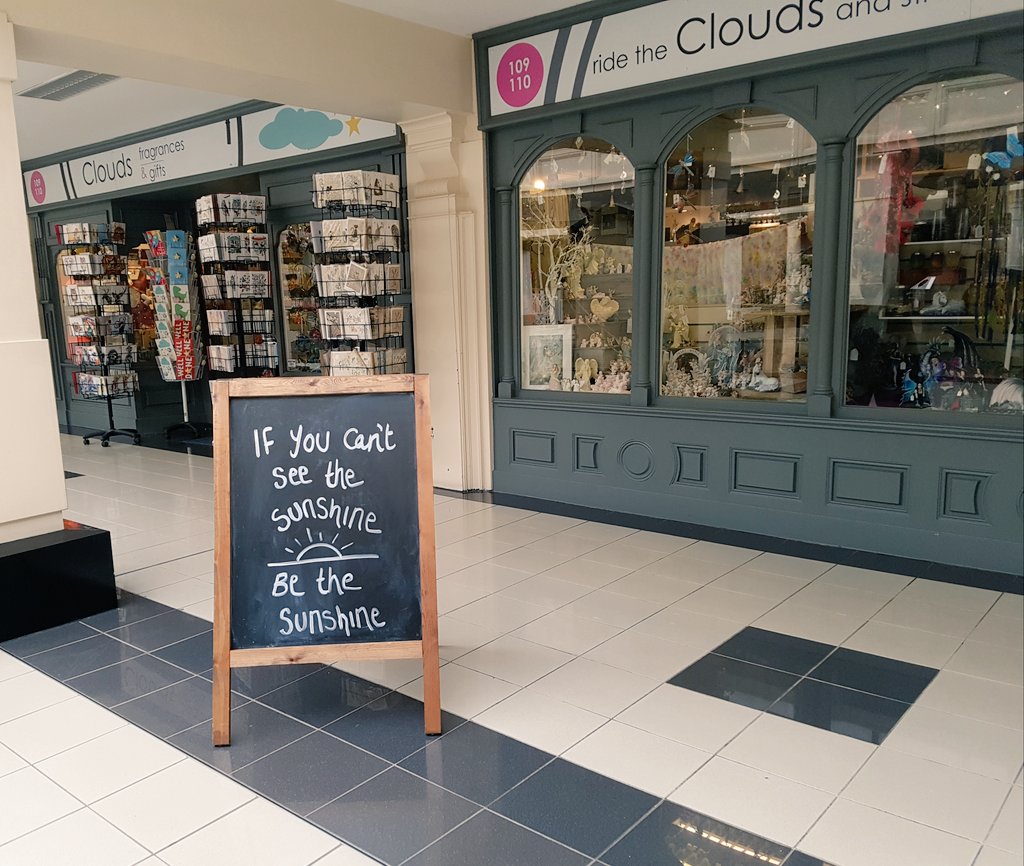 CloudsOnline's tweet photo. Good morning Walkden. ☀️💜🍂 #chalkboard #QOTD https://t.co/molcNwhMlD