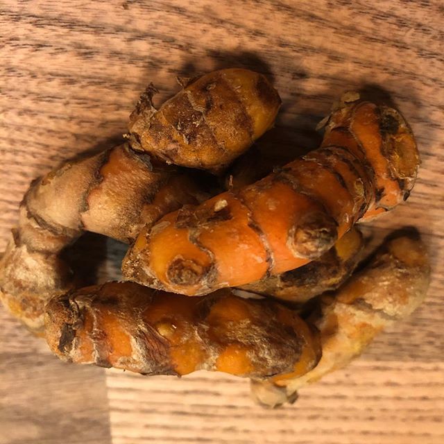 milgicardiff's tweet photo. Fresh turmeric - going into our turmeric, ginger and lemon elixir #turmeric #antiinflammatory #market #cardiffmarket #milgi https://t.co/oxZ9mNwl0j https://t.co/oerV6uquxV