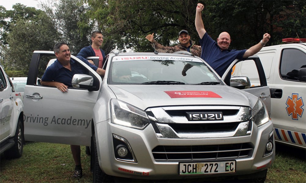 CARmagSA's tweet photo. SPONSORED: The participants at the @Vodacom Red 4×4 Experience in Tzaneen made memories and friendships to last a lifetime... https://t.co/sZWkw2uHWu
#Red4x4 #RedExpectMore #VodacomRugga https://t.co/DHzSaymFDN