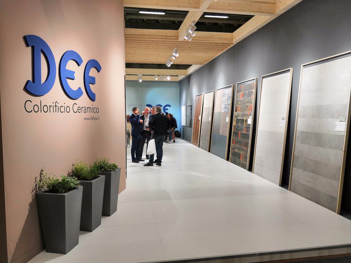 DefMediterraneo's tweet photo. En Cersaie DEF mostró todas sus novedades en producto cerámico envuelto en un stand en tonos neutros, haciendo especial hincapié en el producto.
#DEFMediterráneo #Colorificio #Ceramica #Azulejos #Cersaie2018 https://t.co/V0xqcpJnPb