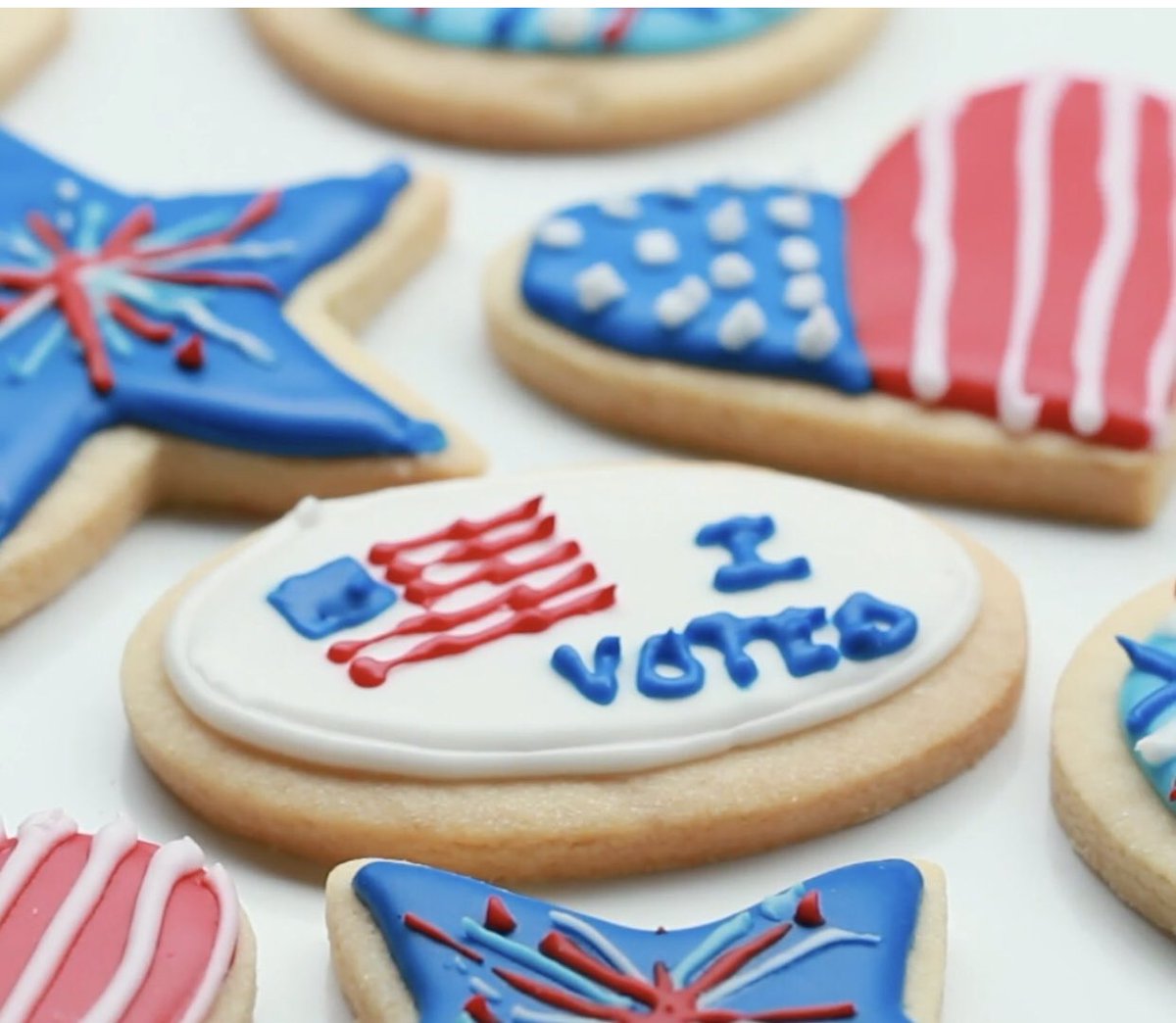 Lonestarmomcom's tweet photo. Dear Texas- Own ur #Liberty 

Your age? 
Race? 
Religion? ...Matters not. 

If you didn’t vote yet, make a plan.  Best plan is to #VoteFirstThing- (even if a little late for work/kids school)

Polls open at 7am.  

TX Women- we have a #SecretBallot for a reason. #Vote https://t.co/p00iVnAkjm