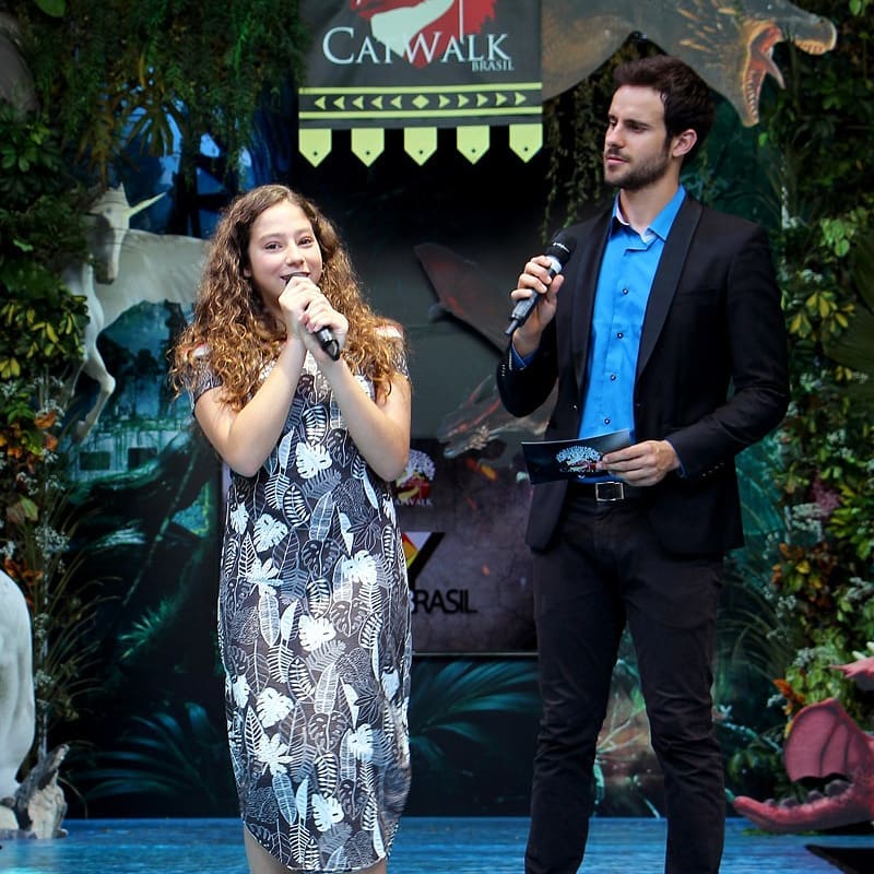 myagencyoficial's tweet image. 🍃⚠🍃 ALERTA RESUMÃO CATWALK BRASIL MUNDO ENCANTADO 🍃⚠🍃

A atriz e cantora @_agathaferndandesoficial marcou presença no desfile de abertura desse sábado!

#CatwalkBrasil #MundoEncantado #MyAgency #EscoladeModelo #Moda #Fashion #Desfile #AgênciadeModelos