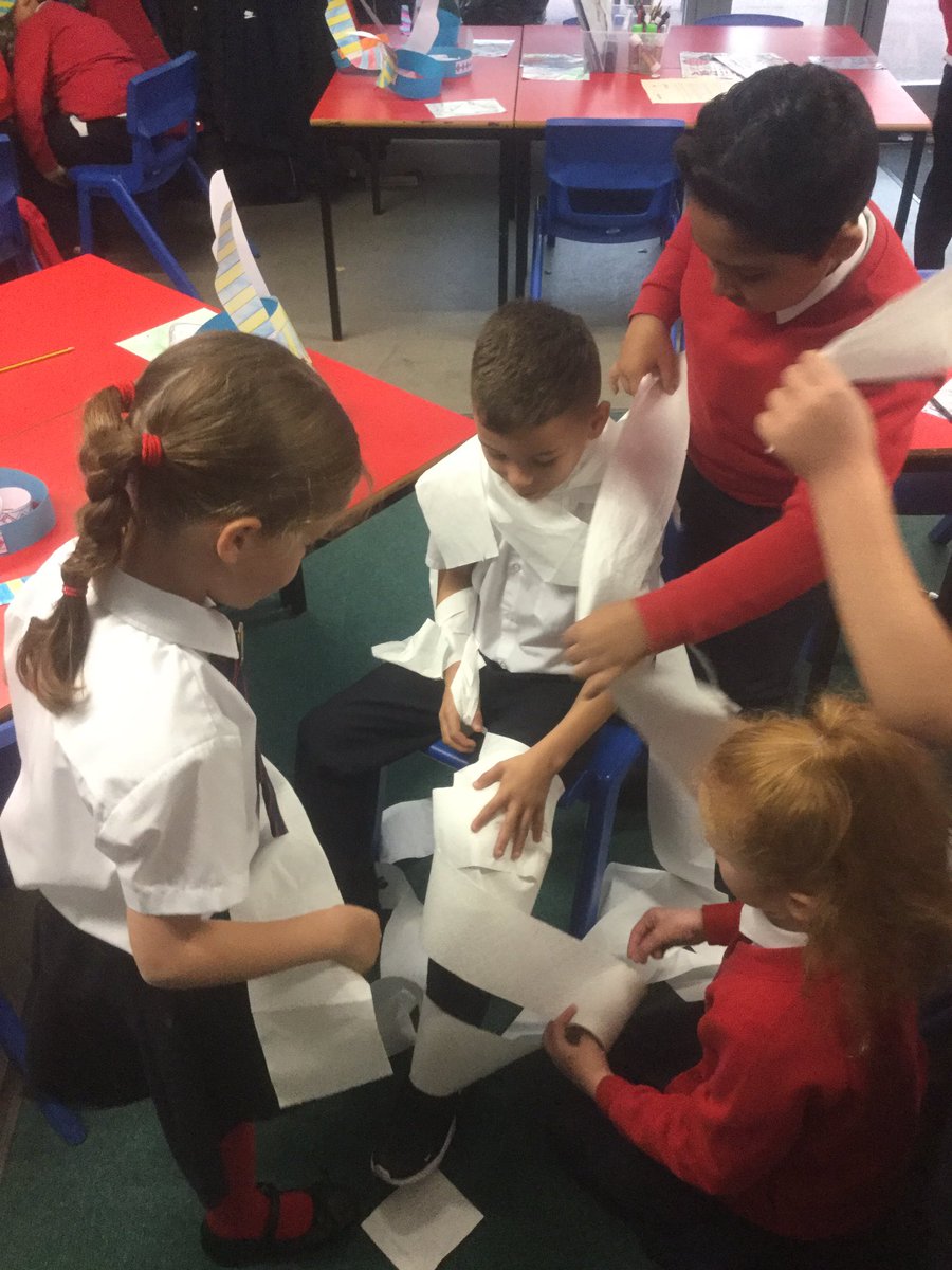 GUPSyear4's tweet photo. It's 4N's turn for the mummy challenge! #GUPSHINE #GUPShum https://t.co/Ku0D4d1NWw