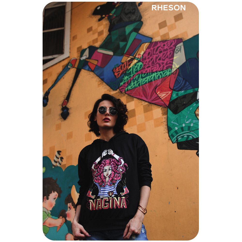 WeAreRheson's tweet photo. It’s an 80s takeover!
#80sFashion
#MoviePosterCollection
Available in stores and online at @shoppersstop and
@AmazonFashionIn for Rs. 1799/-
Model @manizhe at one of the most artistic areas of the
city… #Kalaghoda
#Mumbai https://t.co/aL55wKFSXQ