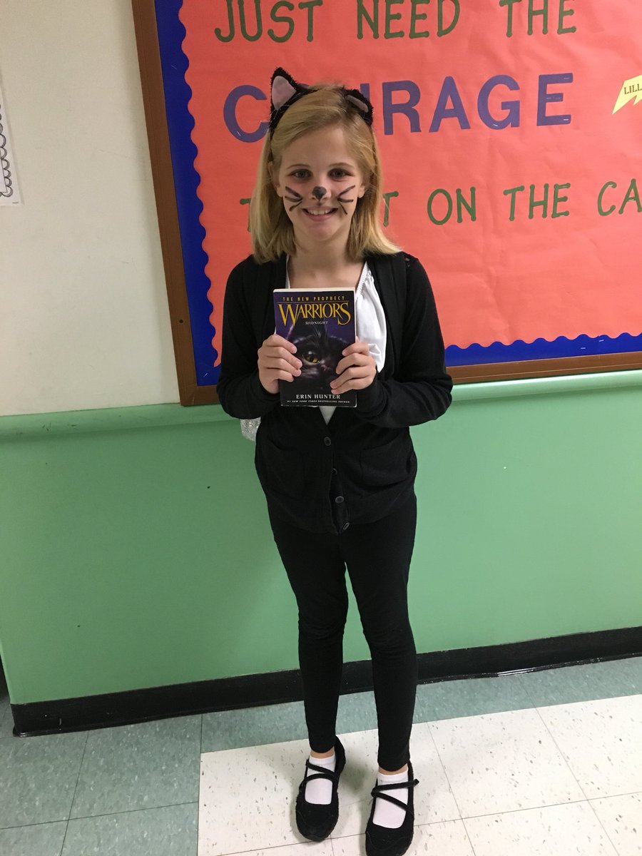 keslersclass's tweet photo. 5th grade is full of character @summithillhusky https://t.co/dMFtxPWDRz