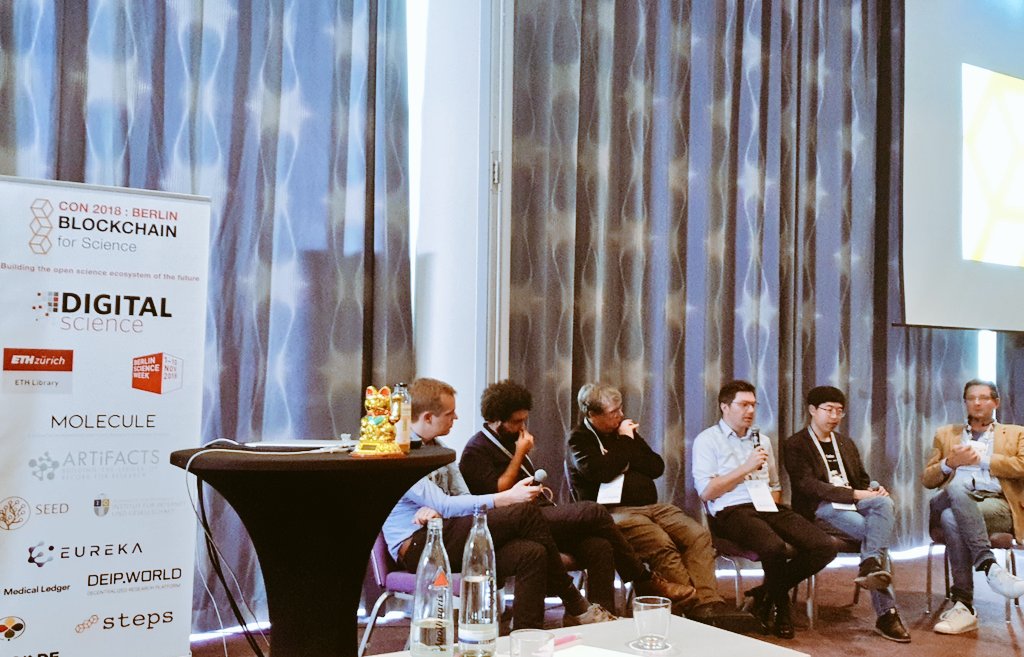 paulkhls's tweet image. 3 days after #devcon4 we're meshing *science × blockchain* at the first #blockchainforscience conference in Berlin 🔬

Incredibly bright people and projects here today @seedvalidity @Molecule_to @soenkeba @TokenEureka @DEIP_World @Lambo @cosmos @oceanprotocol @mahoneyjkt @Devkrz