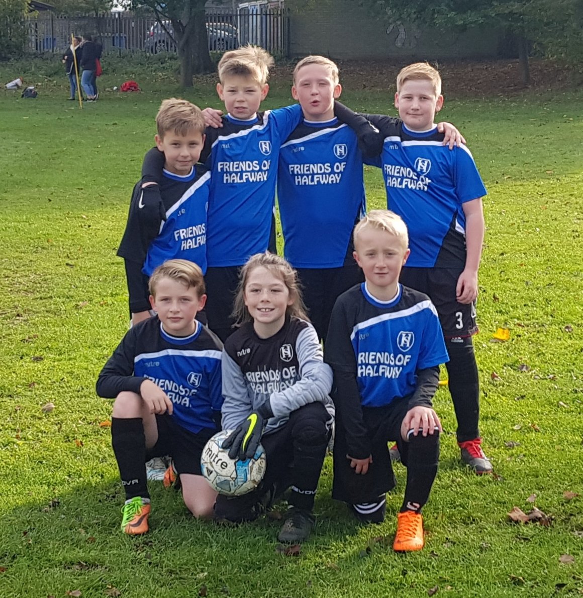 HalfwayPE's tweet photo. Saturday 3rd November, our football team participated in the School football competition at Minterne! We fielded a very young team including 2 year 4's, the team played extremely well! Fantastic effort! #football https://t.co/gBCJzsGf6x