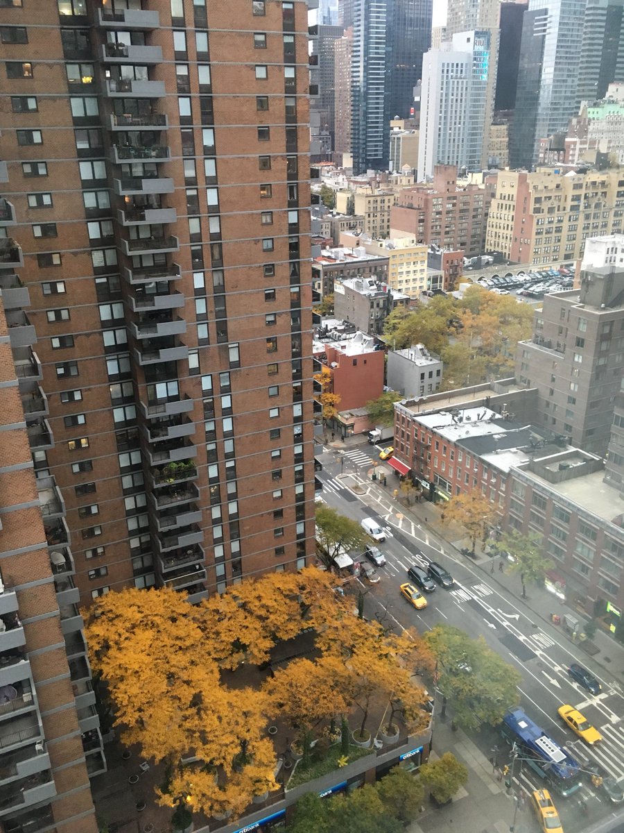 Wake up #nyc! We’re here and we’re ready for a day of #mixedrealitymarketing with <a href="/MixedRealityMkt/">Mixed Reality Marketing Summit</a>, @CathyHackl and friends!