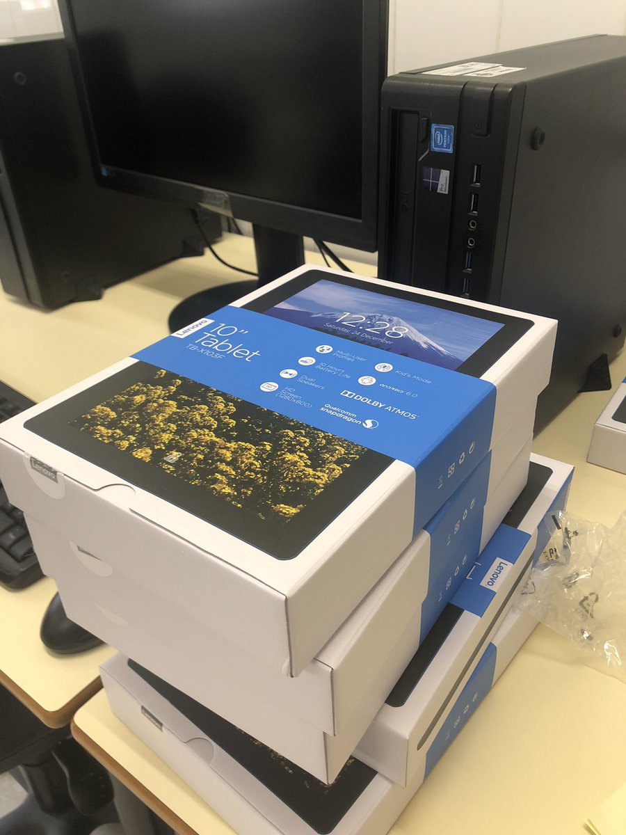 iris_cg_maestra's tweet photo. Tablets a l’escola!! Matemàtiques prepareu-se!! #jaestanaci #primariainfantil #matesmolones https://t.co/b9WgdT4RPW
