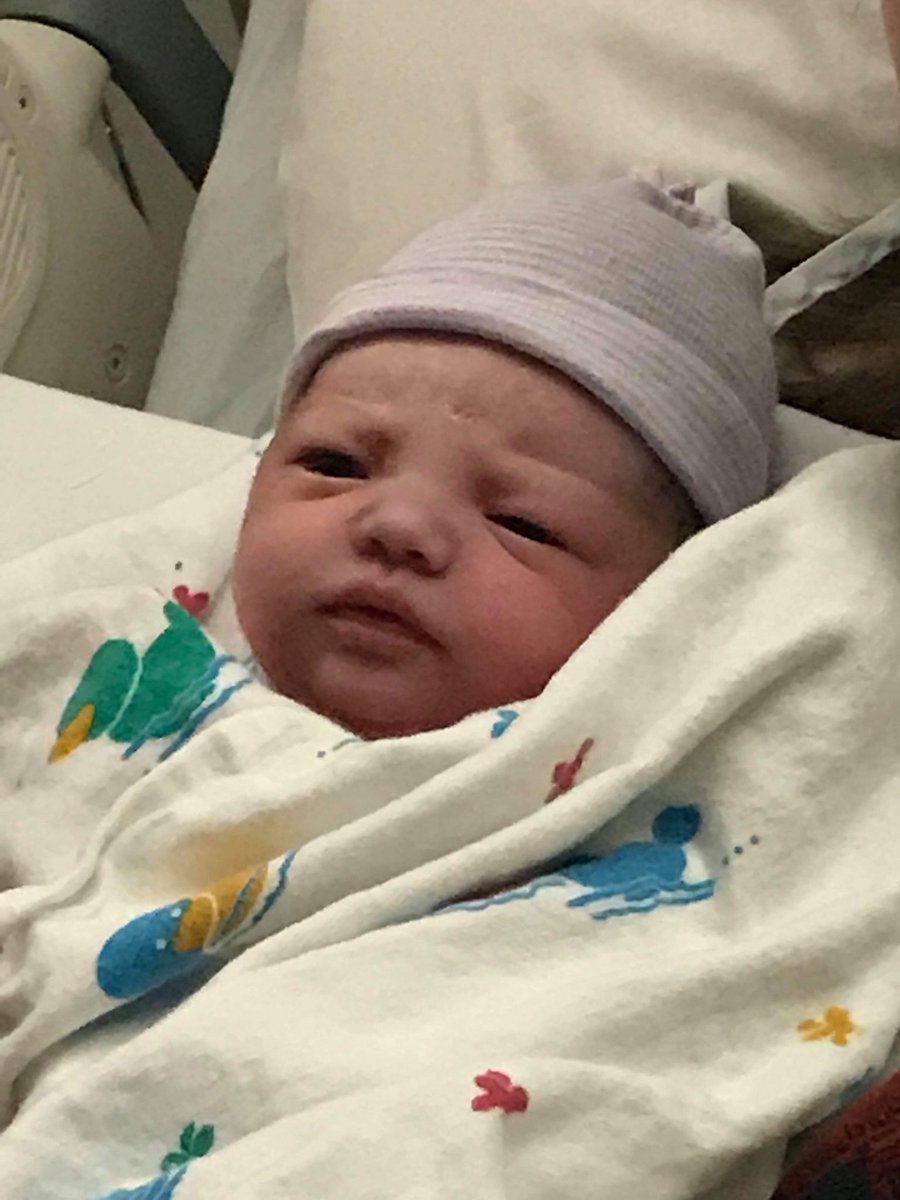 cassiemae30's tweet photo. Proud Mommy &amp; Daddy of a beautiful baby girl 💗🎀 Welcome to the world, Paisley Mae Hammond. Born at 5:05pm on November 4th, 2018 7lbs 10.3oz 20 1/2 inches long https://t.co/L2LoXNR5LZ