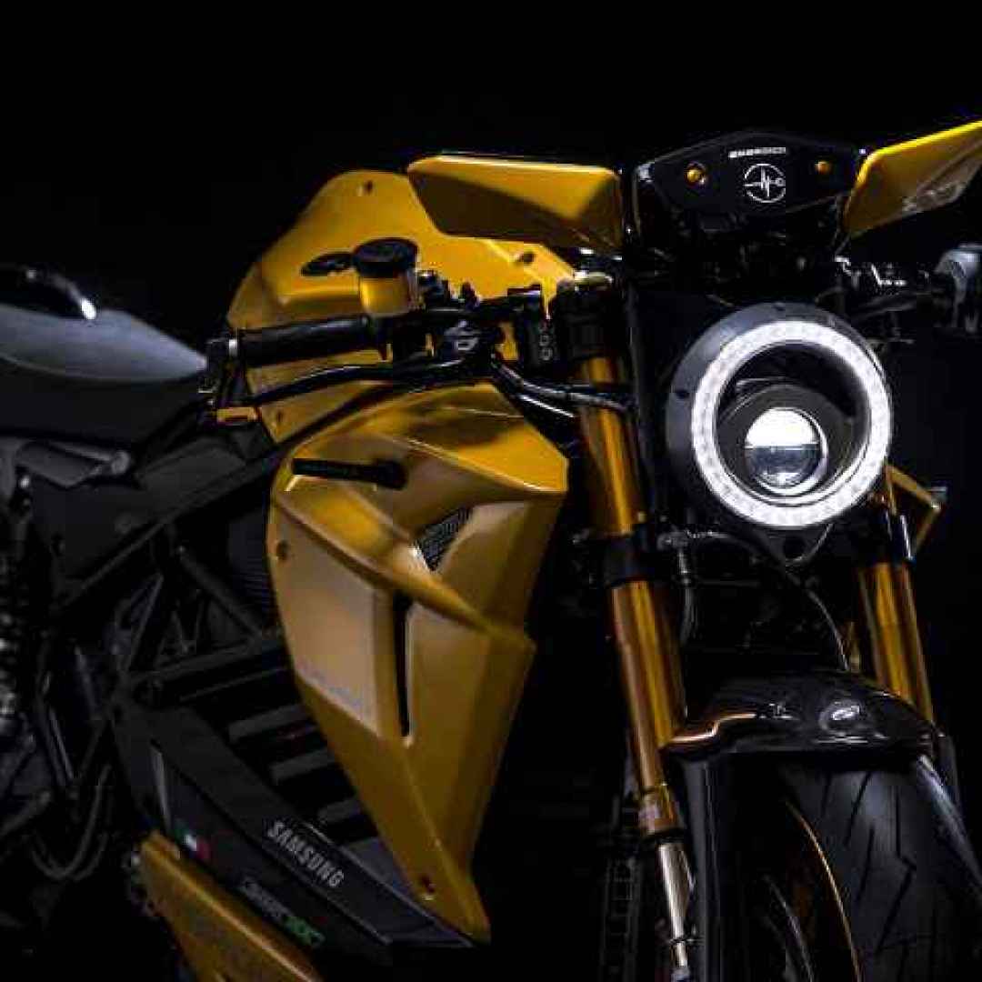 Smartwatch e moto insieme grazie a Smart Ride e Bolid-E: Si chiama Smart Ride il progetto che prevede di integrare lo smartwatch alla propria moto. Artefici del progetto sono Energica e Samsung, che hanno realizzato un prototipo denominato Bolid-E, che… diggita.it/v.php?id=16358…