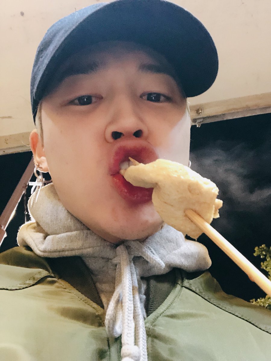 Rated_BTS's tweet photo. Not to be NSFW or anything... but.. can you imagine feeling that stubble in between your legs?! 

Eat. me. out. good. sir. https://t.co/rdHEweAkZ2