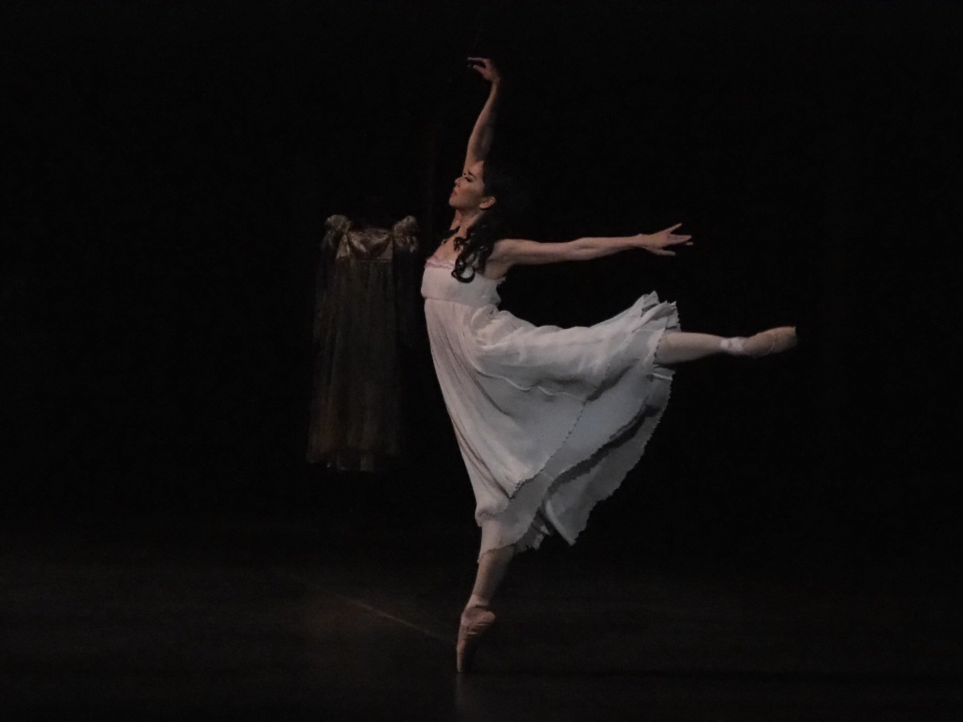 تويتر K Ballet Company على تويتر メディア情報 11月5日 月 毎日新聞 夕刊に K Ballet Company Autumn Tour 18 ロミオとジュリエット 公演評が掲載されています Kバレエ 熊川哲也 浅川紫織 Ballet T Co Sbvksjamnb
