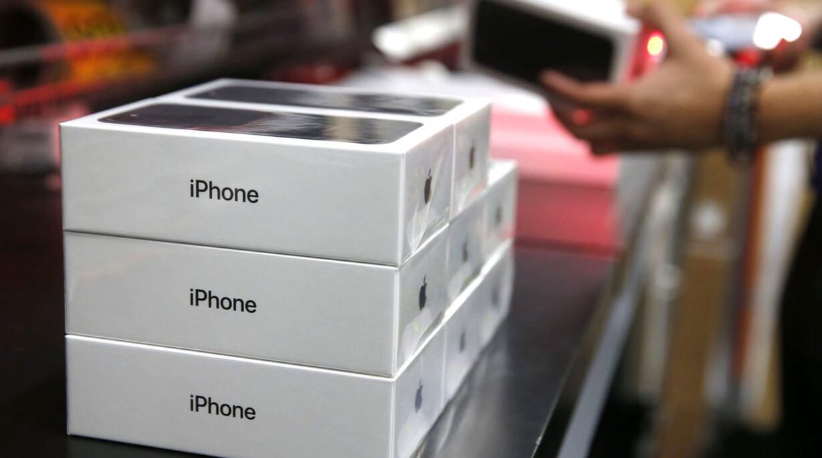 tradeonetwo's tweet photo. Apple Shares Drop After IPhone Unit Sales Miss

#trade12 #trade12review #marketnews #onlinetrading #Apple

https://t.co/UvRgm81bTH https://t.co/AMWgP1GAMF