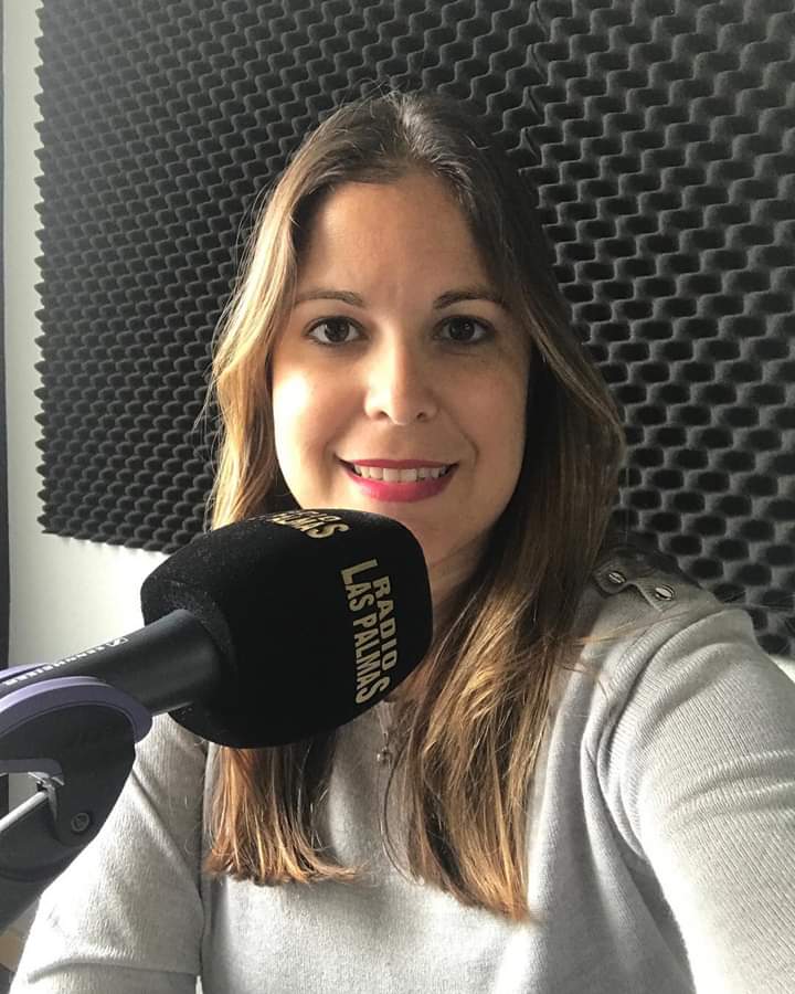 JovenesCCTelde's tweet photo. Y como cada lunes, comenzamos con nuestras tertulias semanales. Carmen Vega en Radio Las Palmas hablando y debatiendo sobre temas actuales.
#cctelde #jnccteldesemueve #tertuliaradiolaspalmas https://t.co/TNjty74fOt