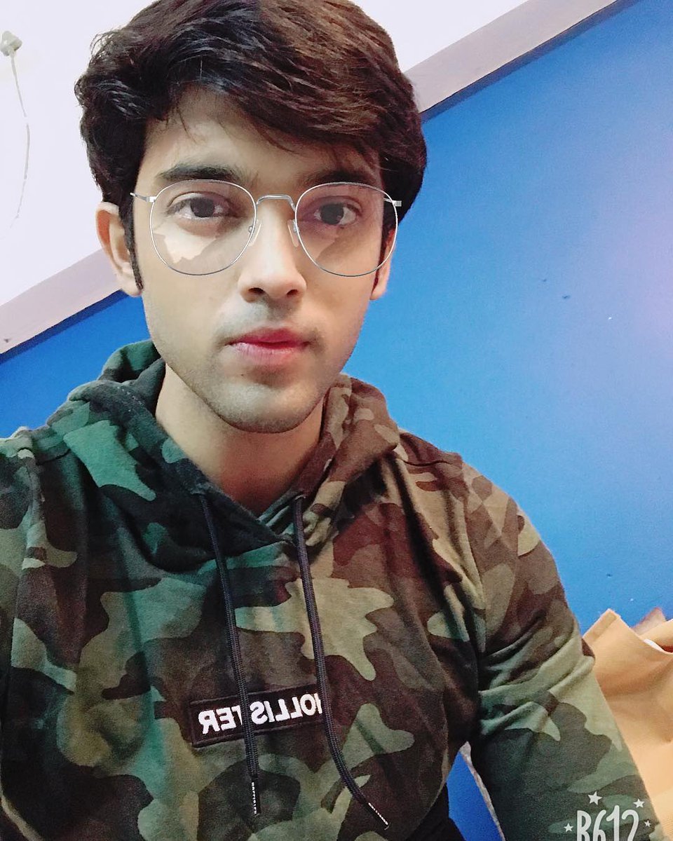 awni_arya's tweet photo. @LaghateParth [IGPost] 🤓 🐣❤
Happy Dhanteras!! 😁
...Stay cool and wear these glasses 😎
#b612filter #b612 #b612india #beb612 @b612.india
#sunglassfilter @3rdeyeblindpro https://t.co/PauxsBqV4z
