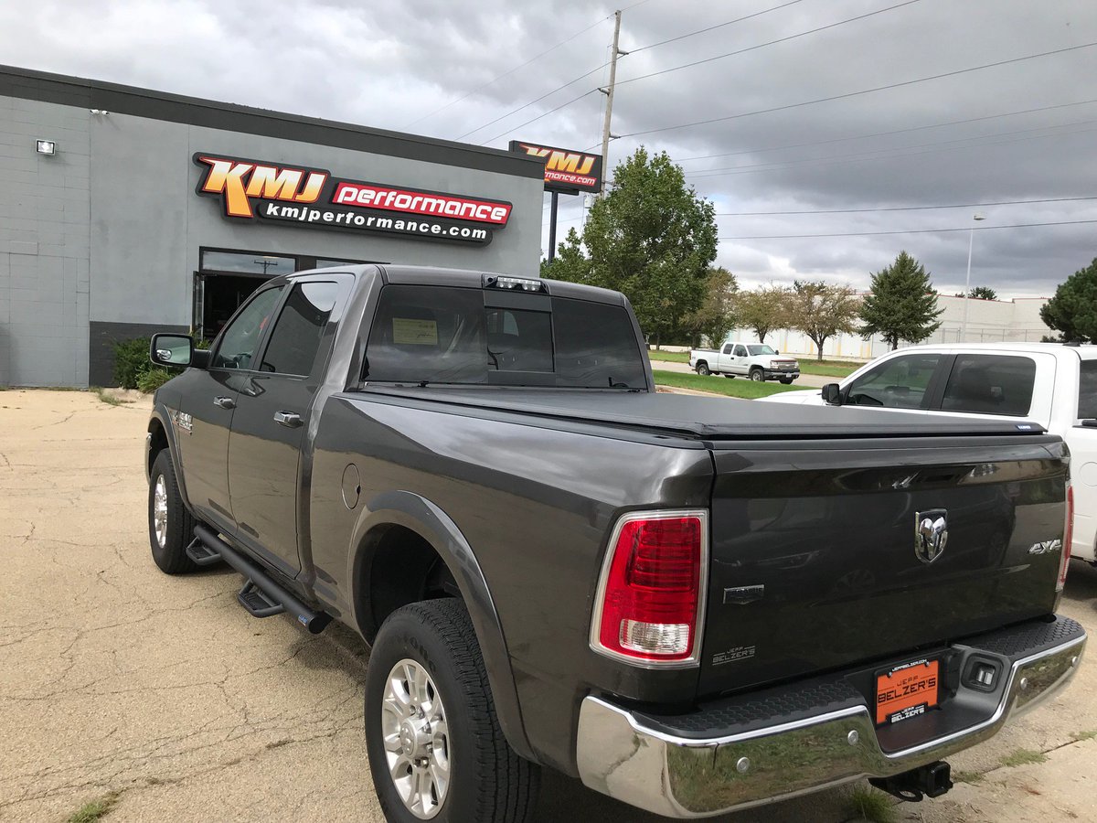 Lund On Twitter A Pair Built For Performance Lund Terrain Hx Step Nerf Bars And Genesis Tonneau Cover Photo Credit Kmj Performance Lundaccessories Wemakeityours Ram Ramtrucks Ram2500 Diesel Hd