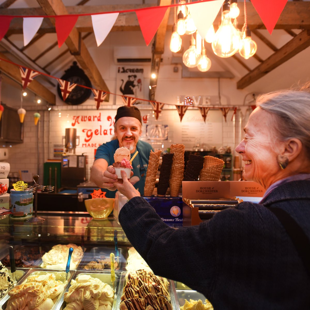 Congratulations to <a href="/iscreamoxford/">iScream Oxford</a> in the <a href="/CoveredMarketOx/">The Covered Market Oxford</a> for winning the Best Ice Cream &amp; Gelato award for the South East of England at the LUX Life Magazine Food &amp; Drink Awards! 🍨🎉