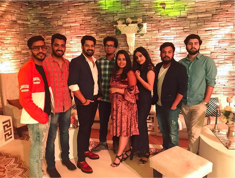 mansibhardwaj25's tweet photo. Gigging with @shukraanband is always fun🤗 #tbt #chandigarh 🤟🏻
#shukraanlive #shukraanband #MBlive #MB #MBians #mansibhardwaj #teamshukraan #gigdiaries #giglife #musician #gigly #chandigarhdiaries #keepsupporting #staytuned https://t.co/pofw3ziZvZ
