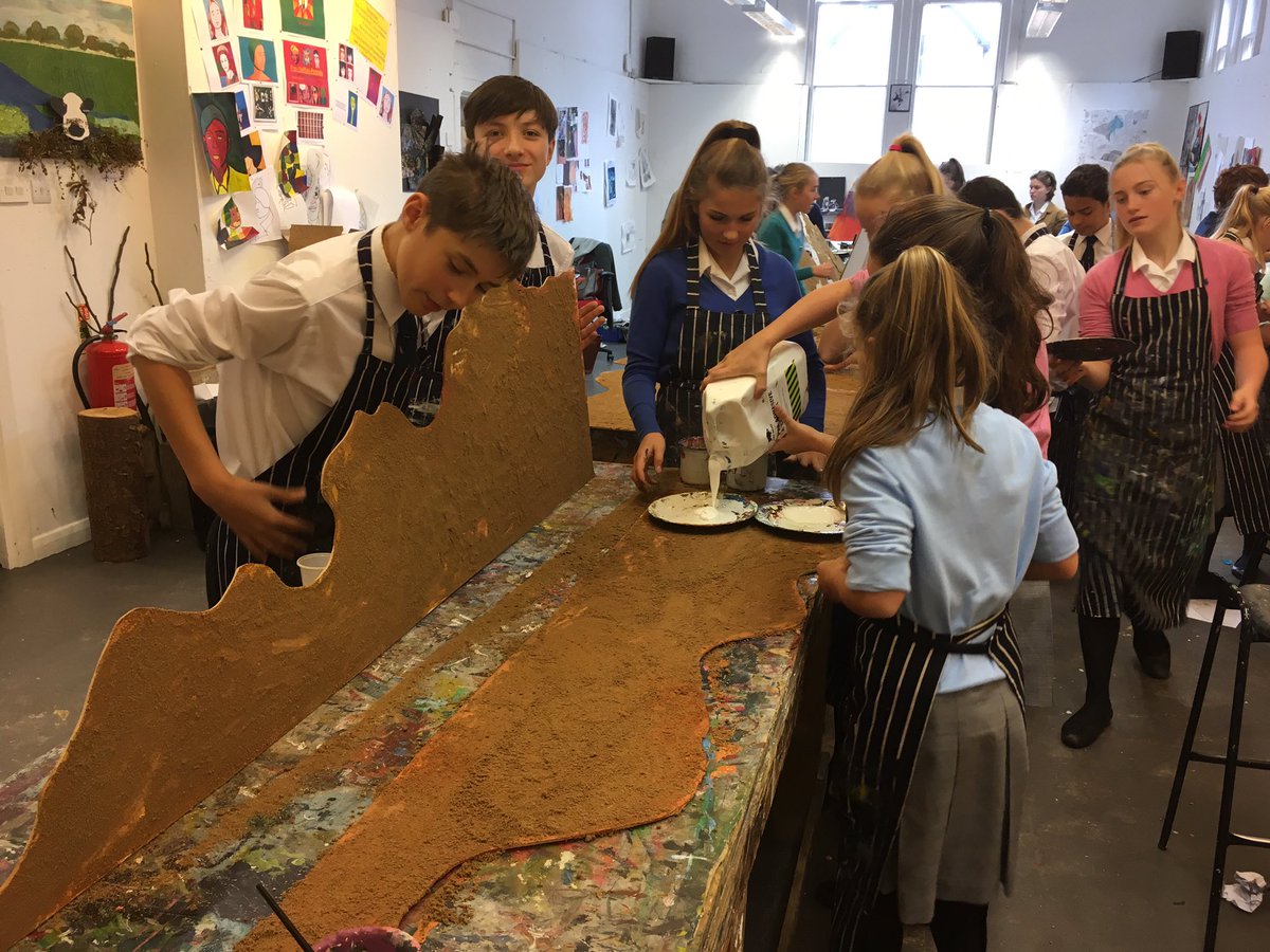 ReptonPolitics's tweet photo. Some amazing work going on in the @ReptonArt department. B Block creating soil &amp; barbed wire. A great group work activity with lots of collaboration. Thrilled to see them all engaging so positively with this fantastic project. Cannot wait to see the end product! @ReptonLearning https://t.co/AtjGBhNTL7