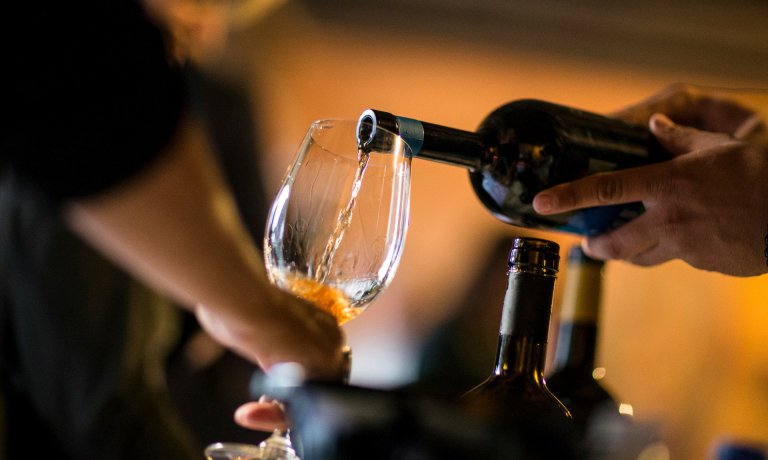 La Ribolla di Oslavia: orgoglio, identità e futuro.
I produttori chiedono la Docg a tutela di un vino di carattere, con i sentori che cantano le sfumature in quest’area di confine identitagolose.it/sito/it/136/20…