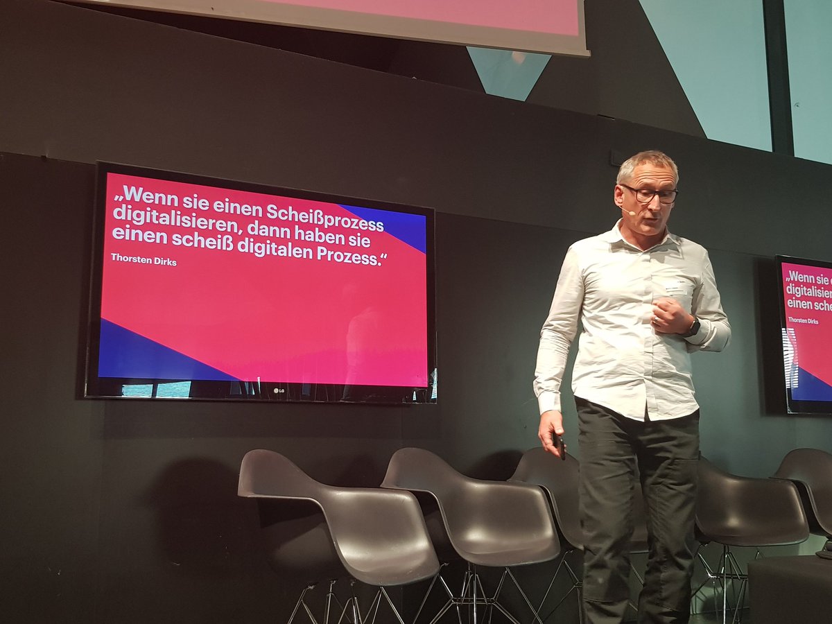 Ronald_Hartwig's tweet photo. Jetzt wird's schmutzig: Martin Gassner von @sinnerschrader nimmt kein Blatt vor den Mund. #itdes18 #uux @Bitkom_Software #diwodo18 https://t.co/G6FYEpK2SA