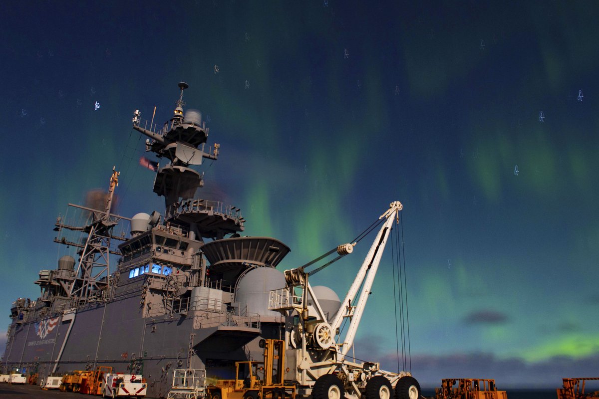 A colorful sight!
#USSIwoJima passes under the #NorthernLights in the #NorwegianSea during exercise #TridentJuncture 18. #KnowYourMil