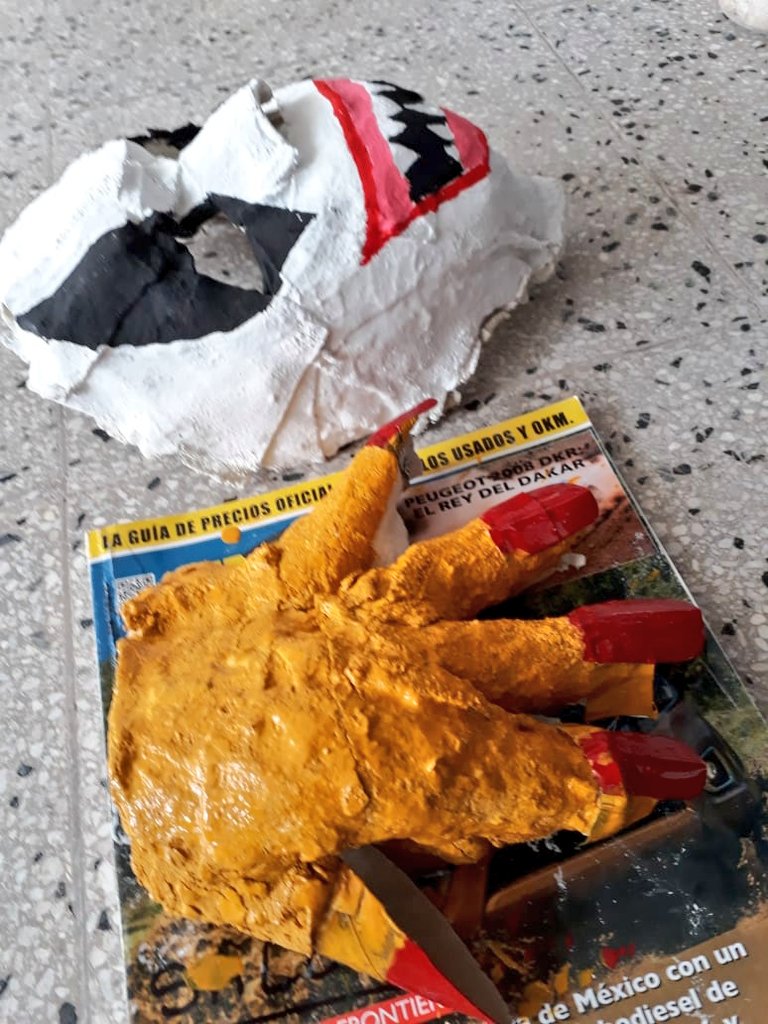 Daiana1715's tweet photo. Trabajo con máscaras #TallerDeArte #ESA #LasPalmas5150 El arte nace en la mente y crece con el talento de las manos. #CCPP @RoaParedesNidi1 @aniberruezo @MartaMariaMerlo @larubita70 @licdanielmamani @fguillesaavedra @AlancayDel @SaltaSecundaria https://t.co/InABMAMoRw